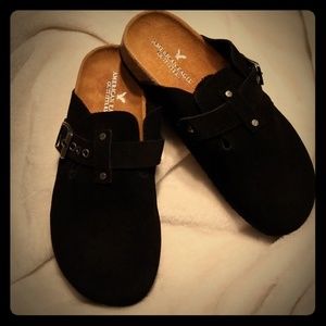 American Eagle Clogs